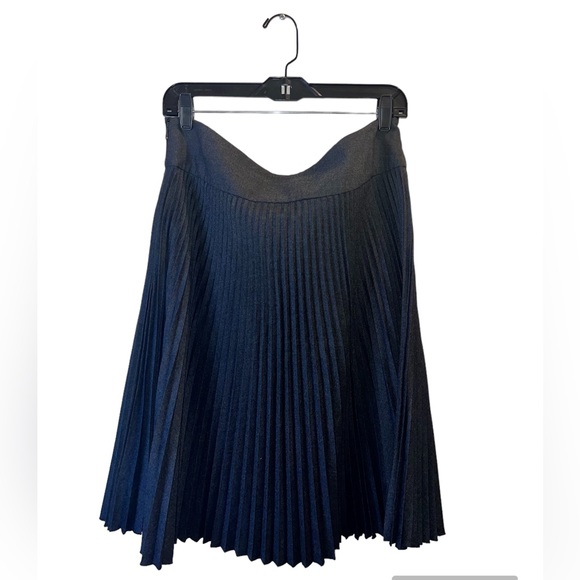 Banana Republic - Picture 2 of 5